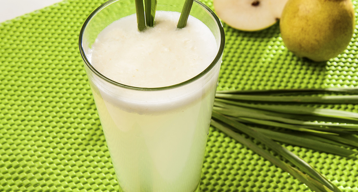 Imagem de Suco de Pera, Capim-Santo e Água de Coco